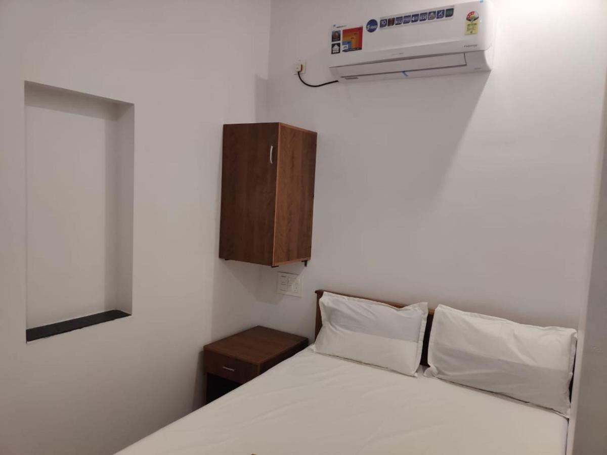 Sri Balaji Lodging Hotell Tiruchchendūr Eksteriør bilde