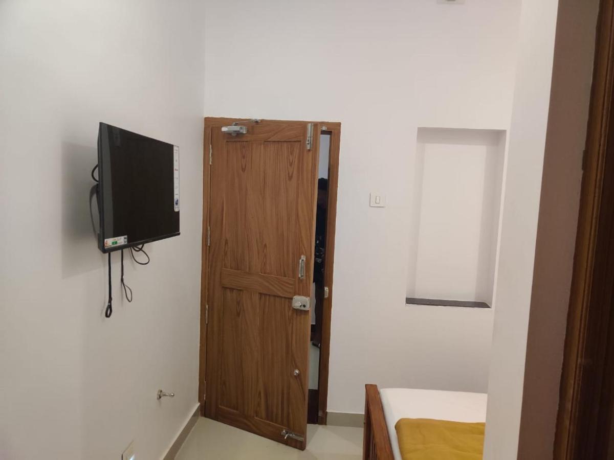 Sri Balaji Lodging Hotell Tiruchchendūr Eksteriør bilde