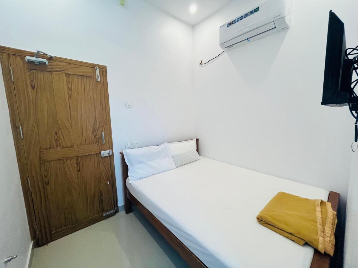 Sri Balaji Lodging Hotell Tiruchchendūr Eksteriør bilde