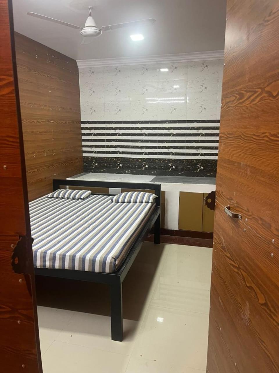 Sri Balaji Lodging Hotell Tiruchchendūr Eksteriør bilde